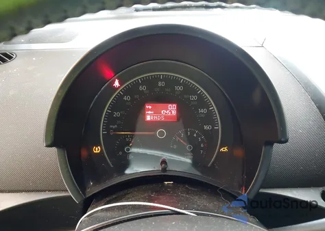 2009 Volkswagen New Beetle 2.5L from USA, damaged, VIN 3VWRF31Y19M406551